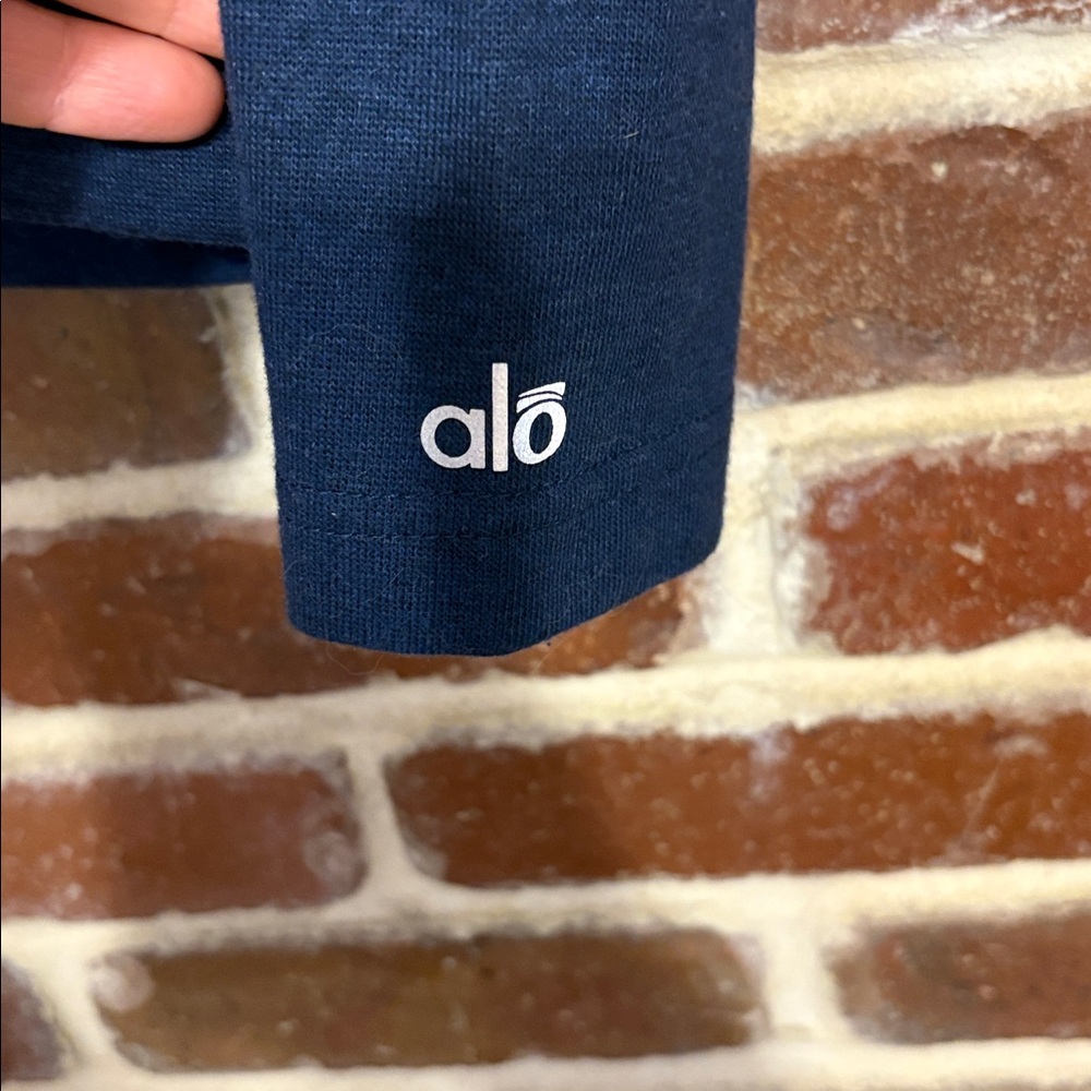 ALO Yoga Deep Blue Pullover sweatshirt size small - Picture 3 of 5